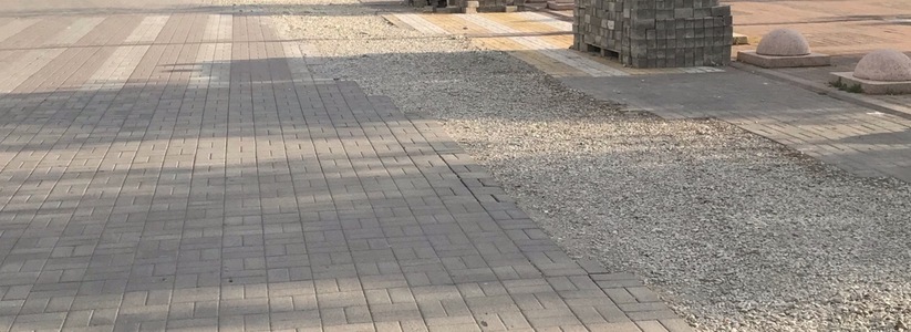 Жительница Новороссийска пожаловалась на затяжные ремонтные работы на пешеходном переходе на аллее Черняховского
