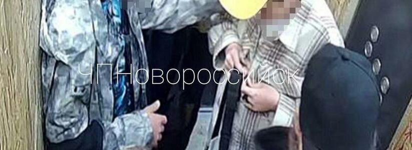 В Новороссийске 1 сентября двое подростков выпали с балкона многоэтажки. Дети погибли