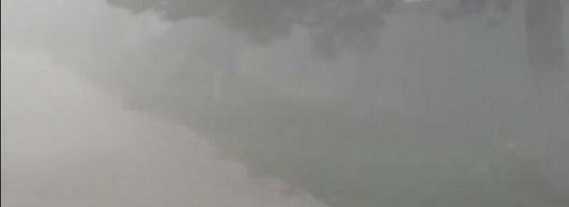 «Туманность Андромеды»: Анапское шоссе в Новороссийске окутала пыль со стройки