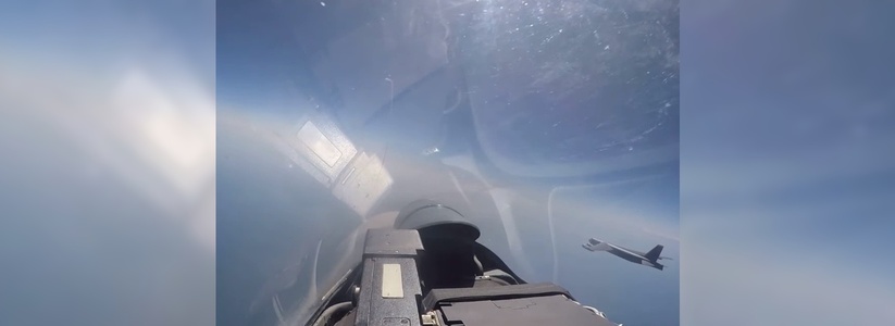 Российские истребители перехватили американские бомбардировщики над Черным морем: Минобороны опубликовало видео