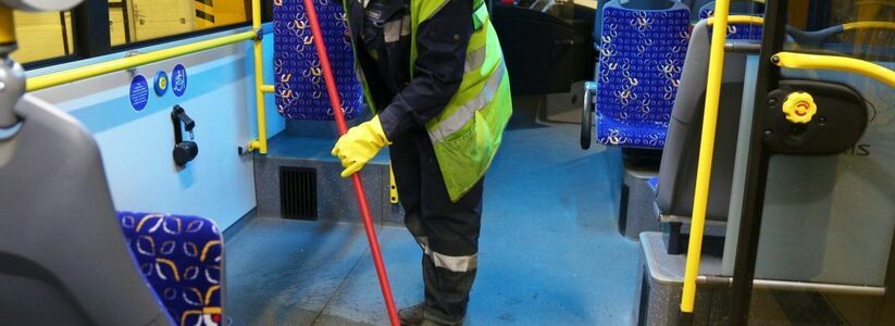«Даже вещи пачкаются»: после жалоб новороссийцев на грязь в маршрутках чиновники проверят общественный транспорт на чистоту