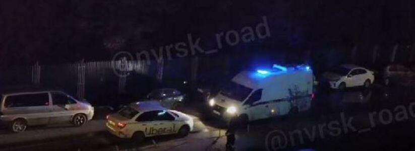 В Новороссийске разыскивают таксиста, который 10 минут не пропускал "скорую помощь"