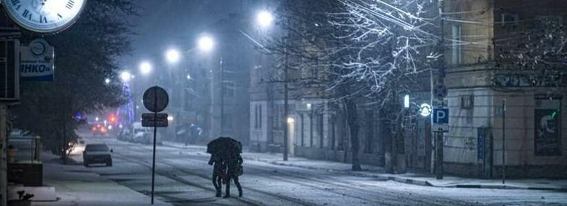 32 фото и видео зимней сказки в Новороссийске: на выходных в город пришла зима