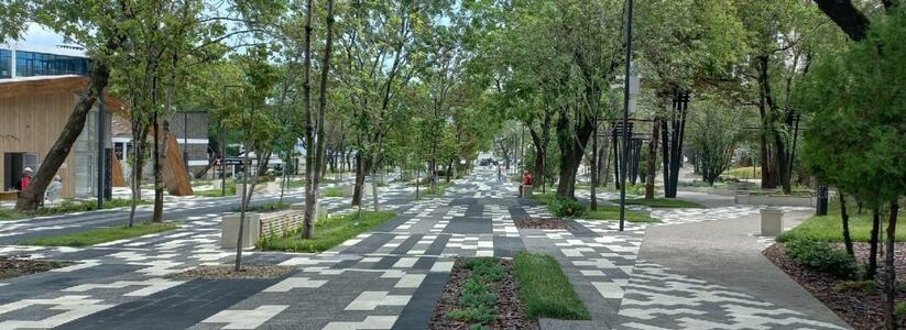 "Скрыться от дождя негде!": новороссийцы нашли еще один недостаток реконструированного парка Фрунзе