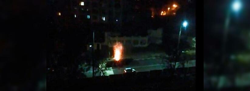 В Восточном районе Новороссийска загорелась военная боевая машина