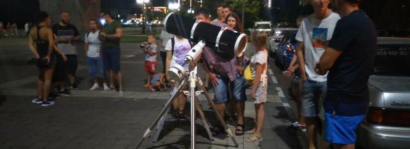 Жители Новороссийска запечатлели Сатурн и Юпитер на ночном небе
