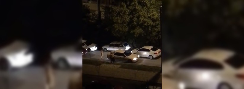 Драка двух новороссийских автоледи попала на видео