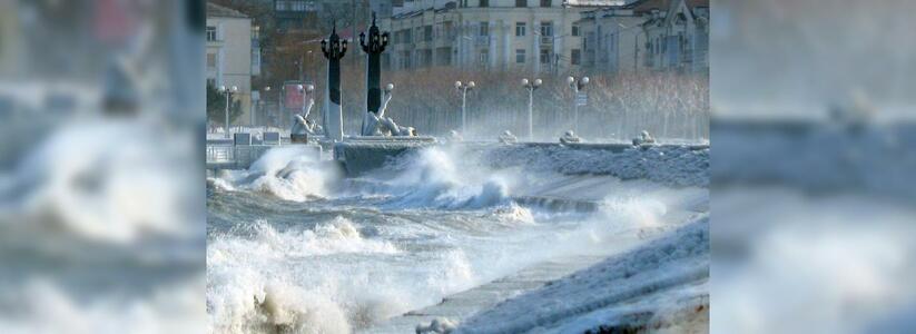 В Новороссийске 10-минутный ураган разгромил пляж Алексино