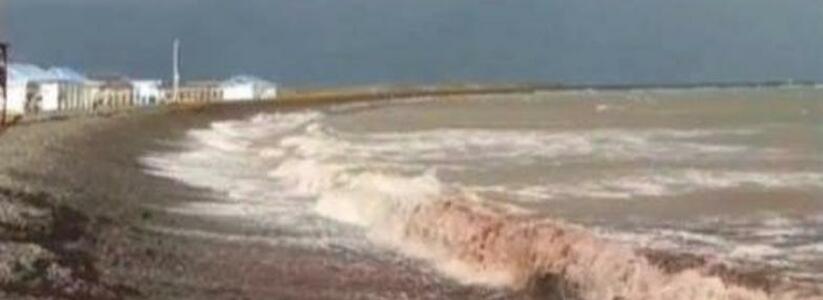 «Красный прилив» добрался до Алексино: новороссийцы сняли видео