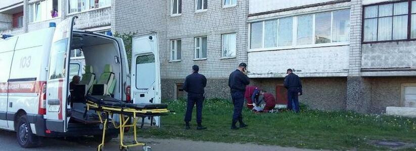 В Новороссийске женщина разбилась насмерть при падении с высоты восьмого этажа