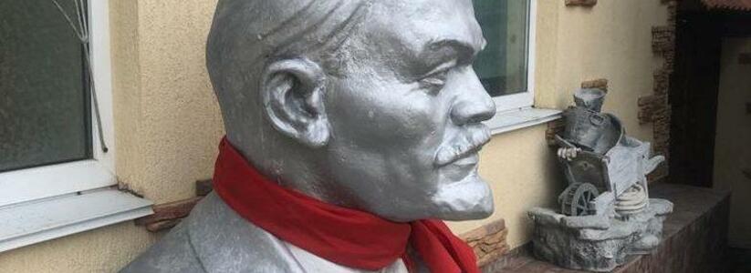 Ленин под Новороссийском стал местной достопримечательностью