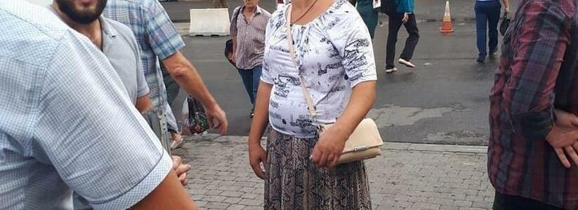 На Центральном рынке Новороссийска цыган сломал мужчине челюсть
