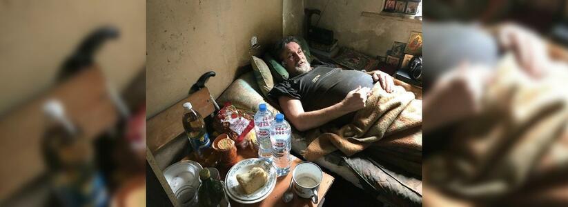 В Новороссийске собираются снести дом, в котором живет прикованный к постели бездомный моряк