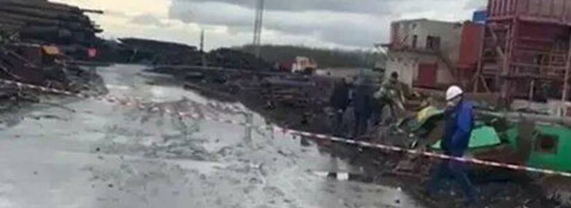 В результате взрыва на электрометаллургическом заводе погиб 25-летний рабочий