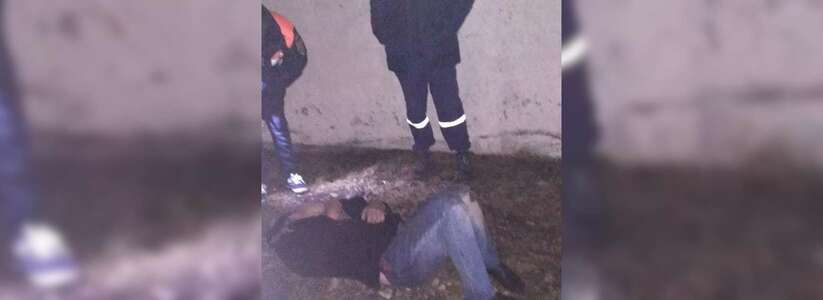 Новороссийцы нашли на железнодорожных путях мужчину без сознания
