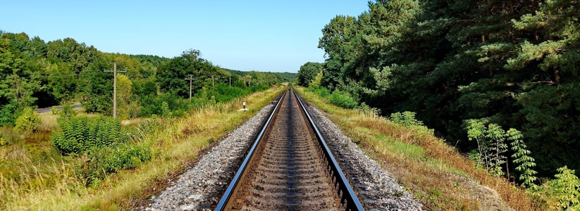 В 60 километрах от Новороссийска грузовой поезд насмерть сбил мужчину