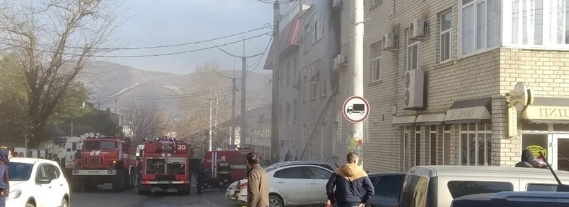 15 человек эвакуировали из горящей гостинцы в Новороссийске