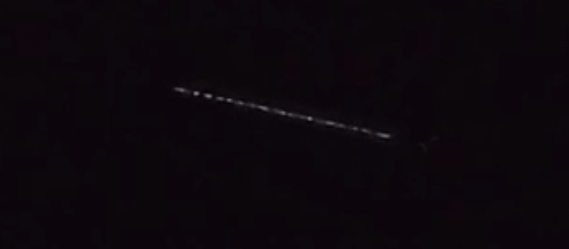 «Небесный поезд!»: над Новороссийском замечена вереница спутников компании Илона Маска 