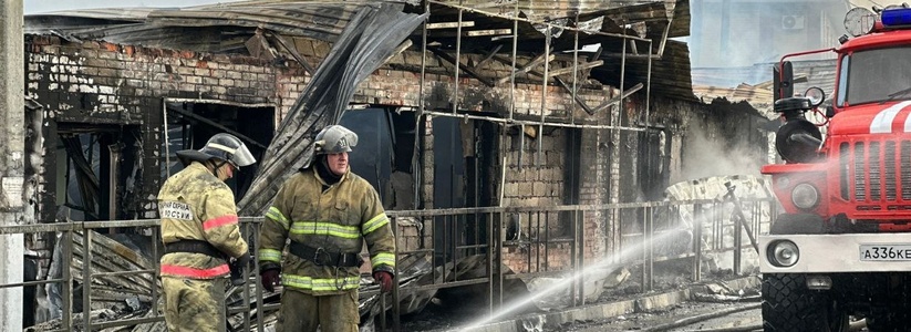 Под Новороссийском сгорел поселковый магазин