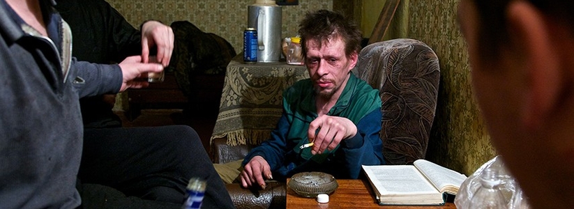 Новороссиец зарезал двоих собутыльников и поджег квартиру, чтобы скрыть преступление