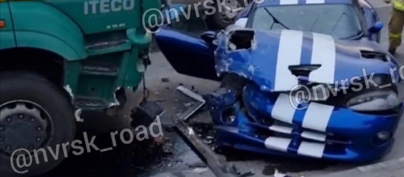 В Восточном районе Новороссийска КамАЗ «раздавил» американский спорткар: видео момента ДТП