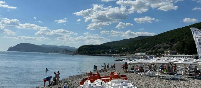 Морская вода на Черноморском побережье Кубани никак не согреется, несмотря на зной и пекло.