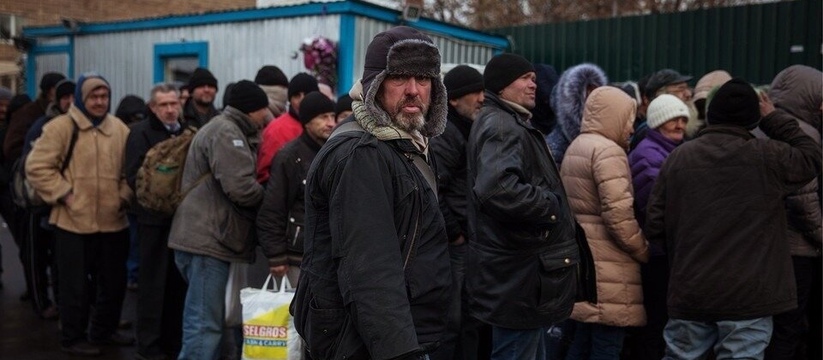В Новороссийске выстроилась гигантская очередь за бесплатным супом