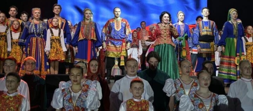 Народная артистка России Надежда Бабкина приехала в Новороссийск, чтобы проводить казаков-добровольцев на СВО