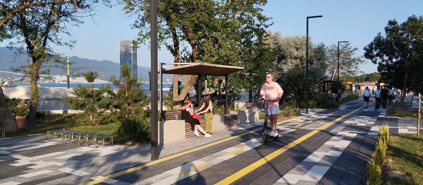 Горожане просят запретить въезд в парк на самокатах и велосипедах.