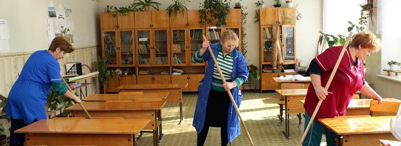 В Новороссийске в новой гимназии №6 родителям предложили самим мыть полы или платить за уборку