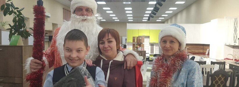 Мечты сбываются! Новороссийские спасатели подарили ребенку ноутбук на Новый год