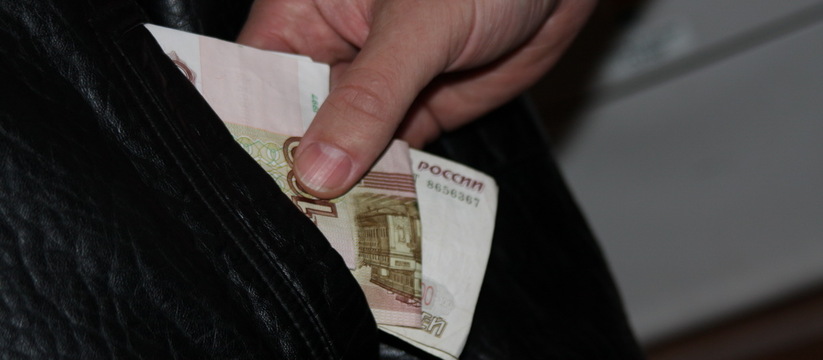 В Новороссийске мужчина прикарманил 100 рублей невнимательного подростка: ребенок запаниковал на кассе магазина