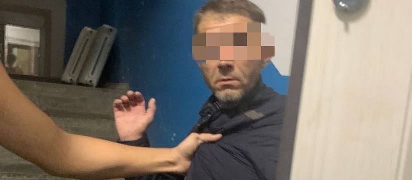 Мужчина заключен под стражу.Жильцы одной из квартир по Анапскому шоссе, 19 в Новороссийске услышали, что к ним домой кто-то заходит.