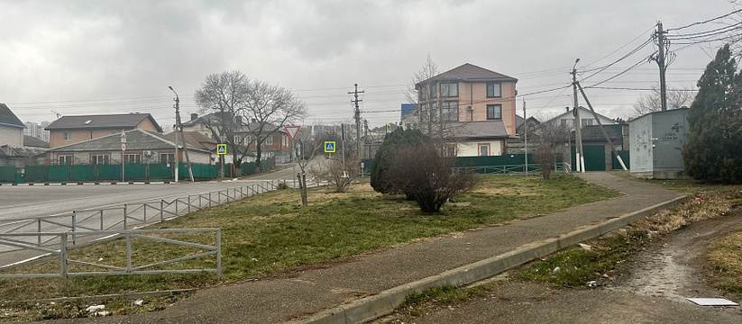 Новороссийцы хотят обустроить карманный парк на месте пустыря в Центральном районе города