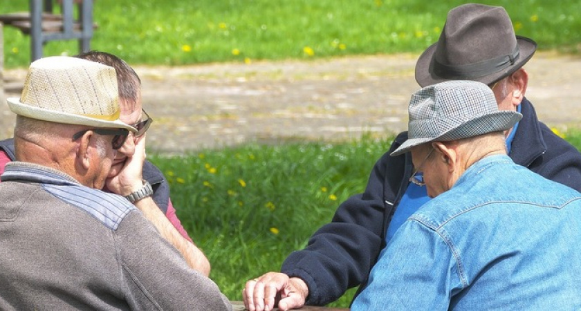 Стало известно, как изменятся пенсии работающих пенсионеров