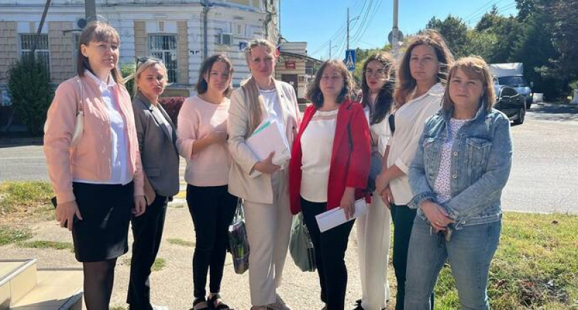 «Сережа, верни ей детей!» История кубанской семьи, где бывший супруг забрал малышей у матери, набирает обороты