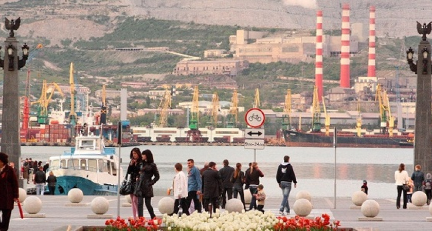 Повышение зарплат, электронные права и ограничение переводов: новые законы октября 2022 года