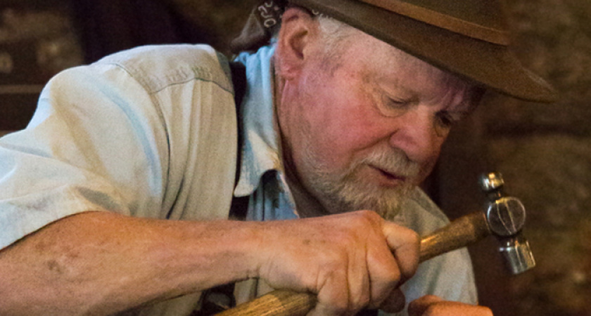 И работающим, и неработающим: пенсионеров призвали оформить новую льготу за стаж 20 лет