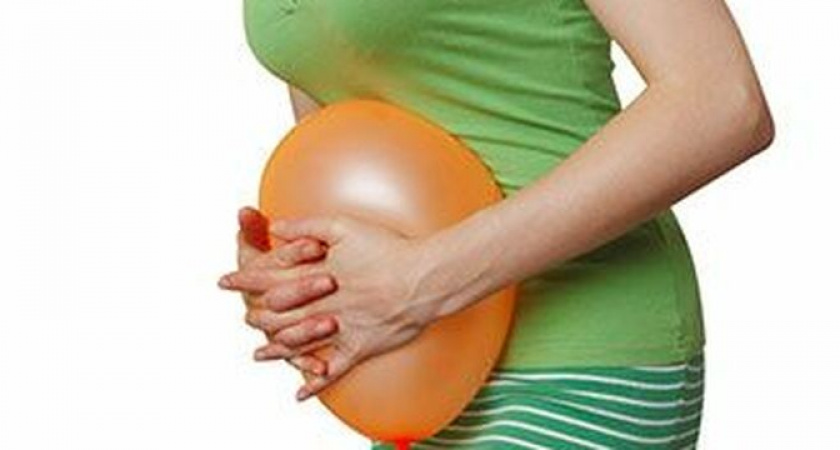 Как бочка: медик рассказала о причинах появления раздутого живота