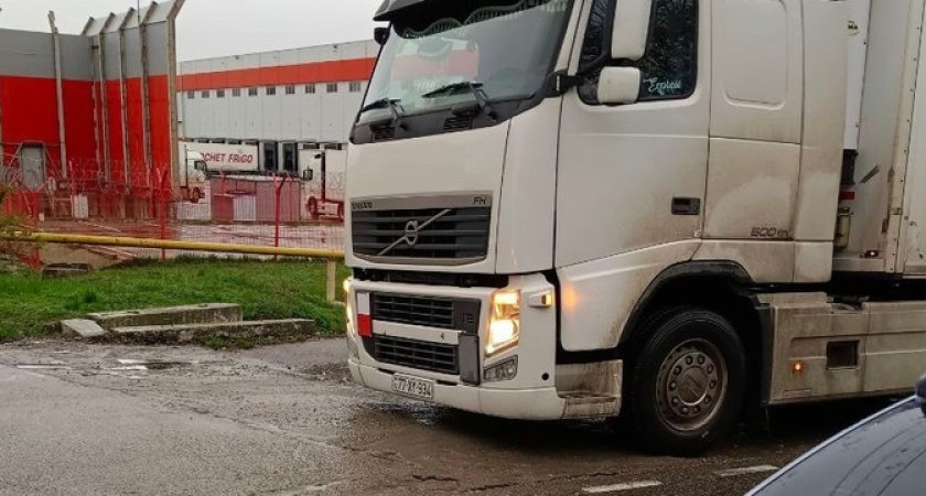 Новороссийцы объявили войну создающим пробки фурам 