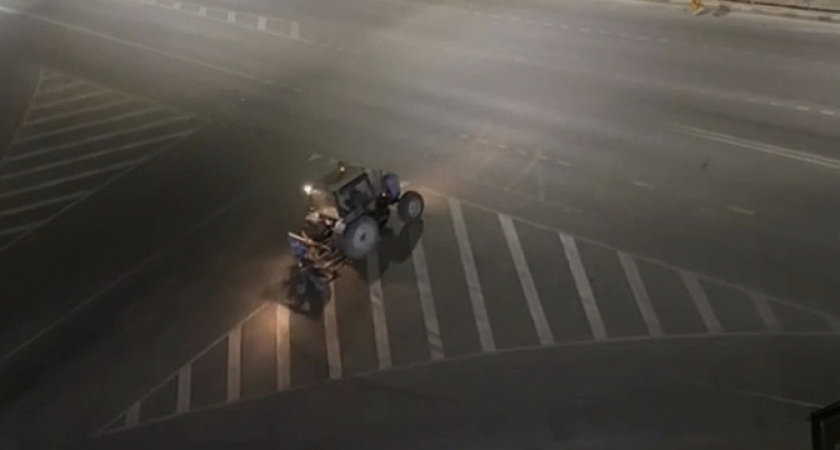 «Песенка» синего  трактора мешает жителям Новороссийска спать по ночам 