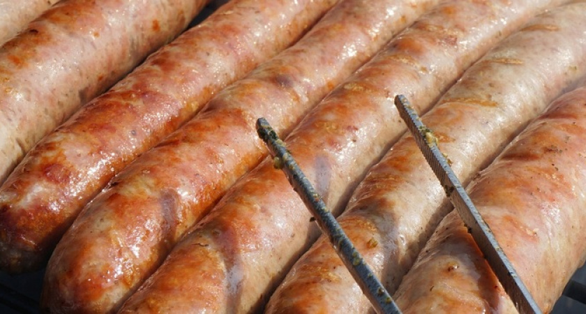 Смело берите и не бойтесь – там точно есть мясо: в Роскачестве сказали, какие сосиски лучшие