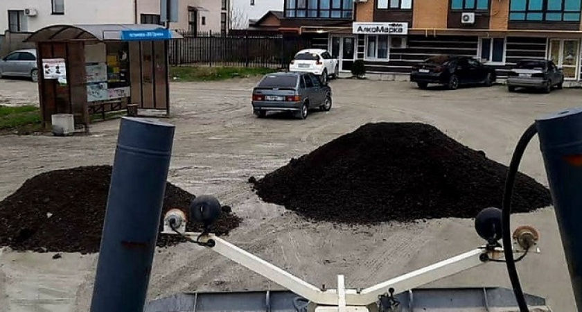 После забастовки маршрутчиков власти произвели отсыпку проезда Мореходного в Новороссийске