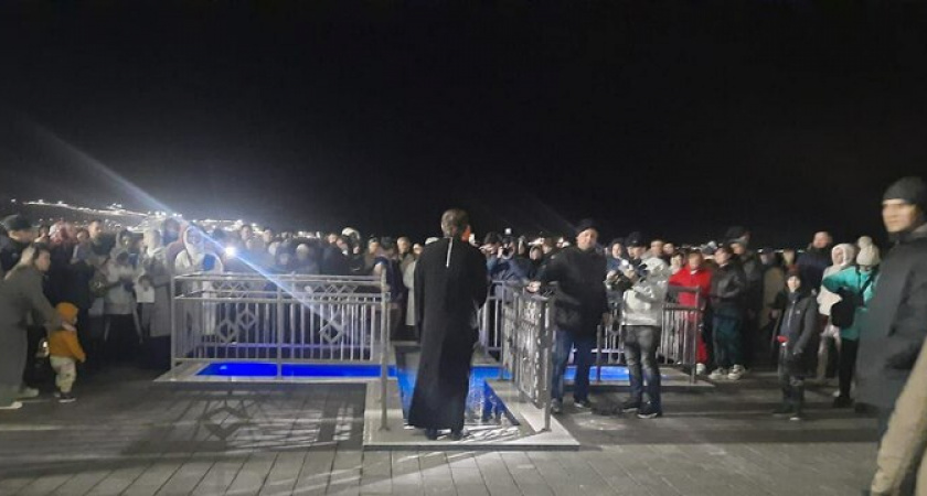 Омовение в ледяной воде, крестный ход и богослужения: как прошло Крещение Господня в Новороссийске – фото и видео