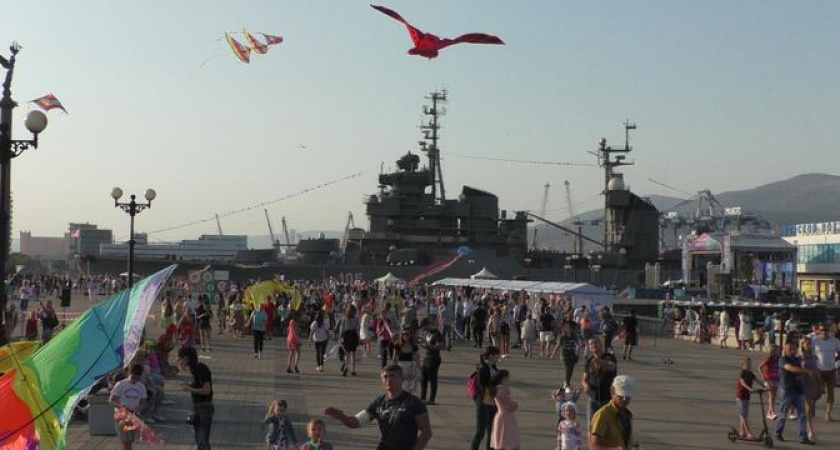 Воздушные змеи и концерт Натана: Новороссийск с размахом отметил 185-летие