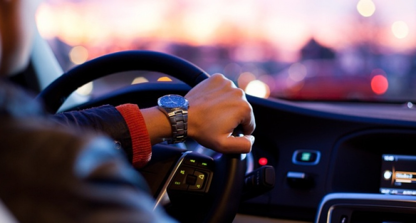 Если найдут это под капотом с 24 мая – лишат прав: водителей ждет малоприятный сюрприз