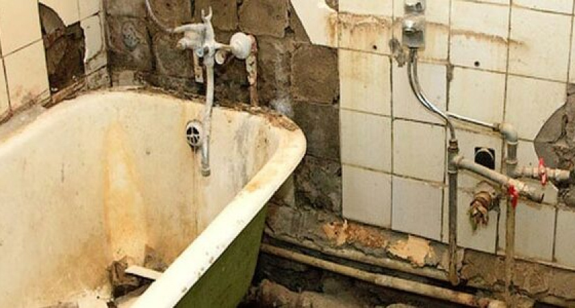 Волонтеры собирают материалы для ремонта в квартире матери-одиночки, воспитывающей сына-инвалида в Новороссийске