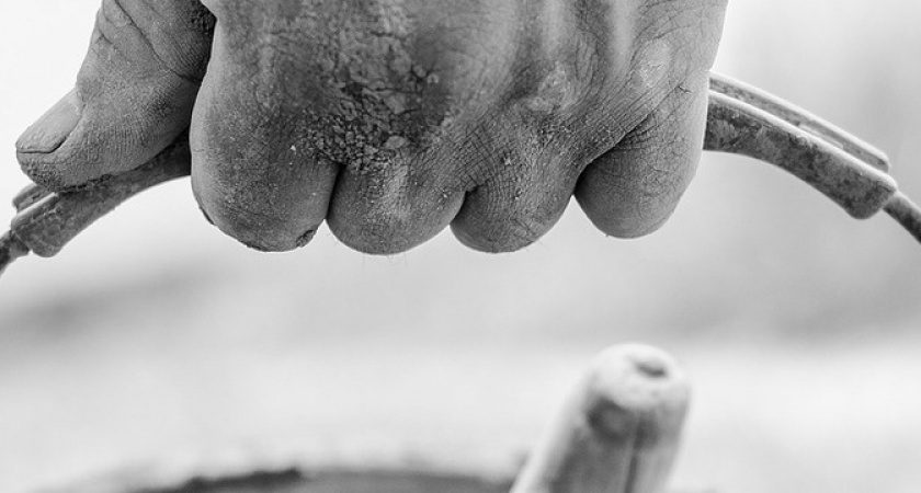 Минтруд России: «Ветеранам труда» положена крупная прибавка к пенсии в 2024 году