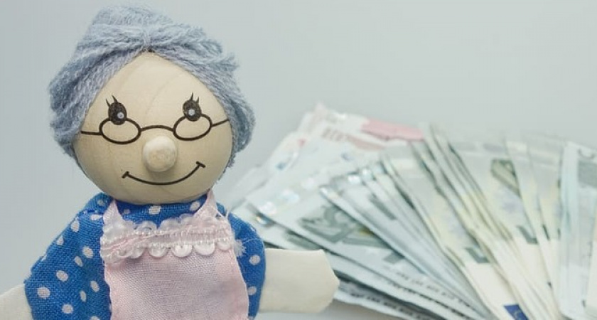 Пенсионеры получат доплату перед майскими: сколько она составит