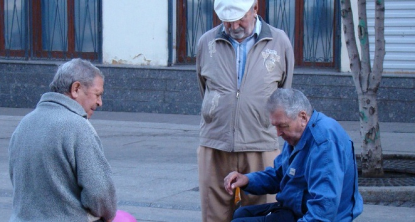 "Теперь будет запрещено": пенсионеров, у которых есть дети и внуки, ждет новое правило с 11 марта